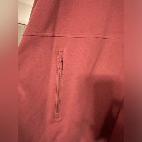 Old Navy Activewear top - Picture 3 of 7